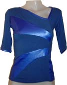Remera escote irregular