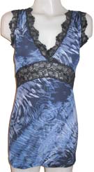 Remera estampada con puntilla